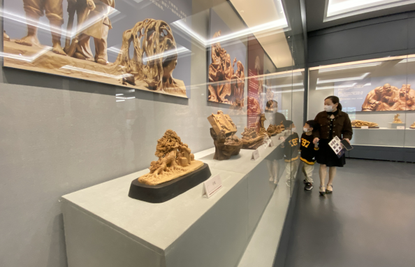 中国梦黄杨木雕系列作品在乐清市博物馆展出