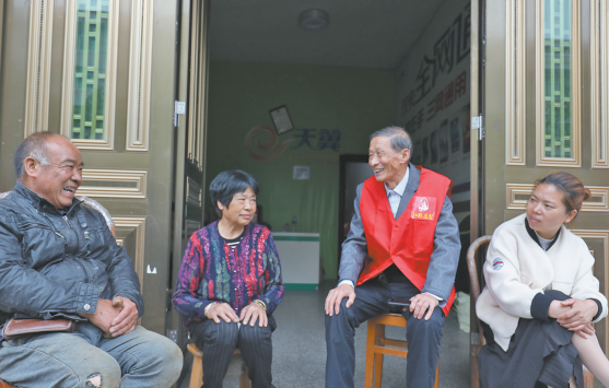 一条群众路线引领下的坚持与创新